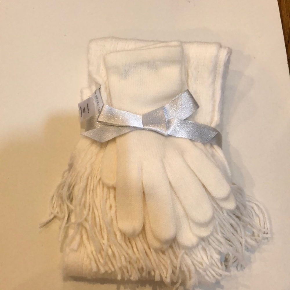 Scarf and glove set